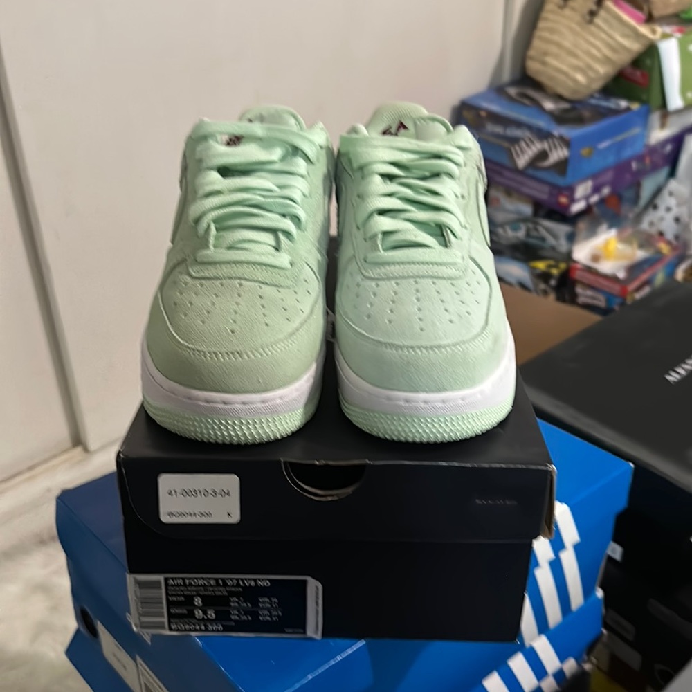 Nike Air Force 1 ‘07 LV8 ND, men’s size 8, color: Frosted Spruce (mint green)